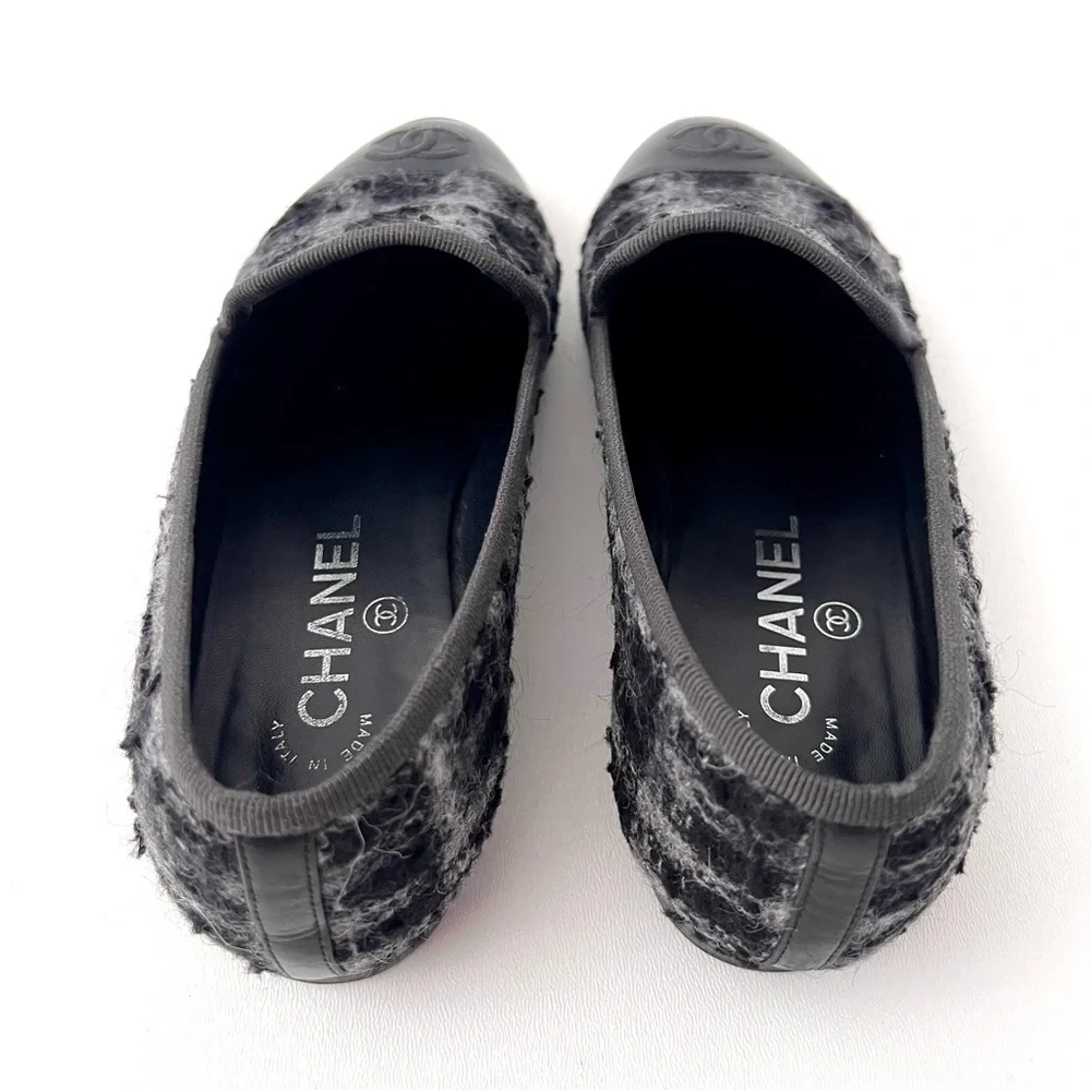 CHANEL | Tweed Cap Toe Loafers Flats CC Interlocking Logo Black Grey Plaid 36.5